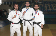 İşitme Engelliler Judo Türkiye Şampiyonasında 3. olarak madalya almayı başardım.
